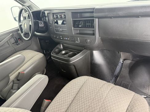 Used 2025 Chevrolet Express 3500 LT w/ LT Preferred Equipment Group RWD image 11