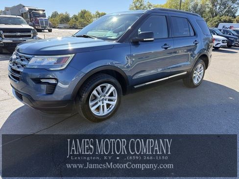 Used 2018 Ford Explorer XLT w/ Equipment Group 201A image 2