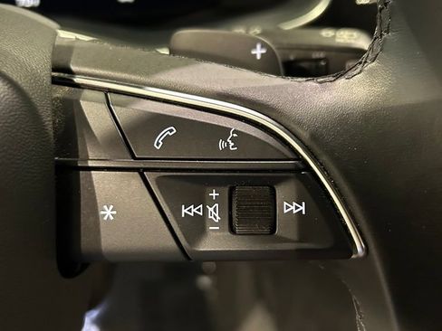 Used 2022 Audi Q8 Premium Plus AWD/4WD image 17
