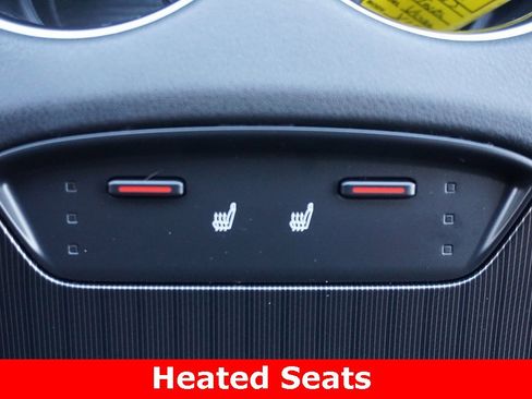 Used 2023 Toyota Venza XLE image 9