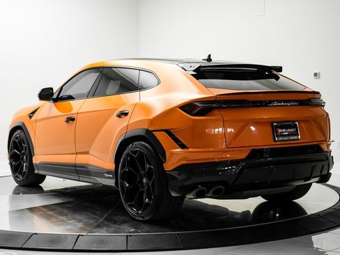 Used 2023 Lamborghini Urus Performante AWD/4WD image 13