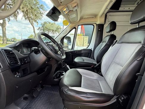 Used 2024 RAM ProMaster 2500 w/ Convenience Group FWD image 14
