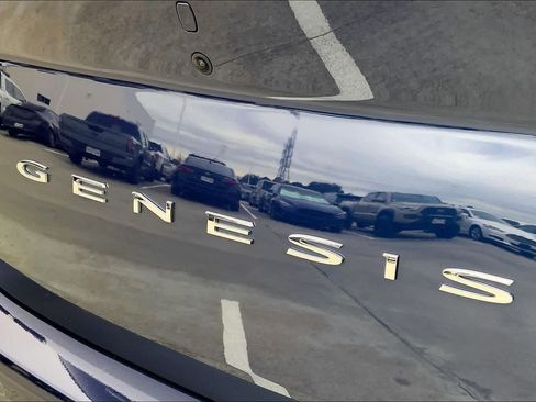 Used 2026 Genesis G70 2.5T Prestige image 9