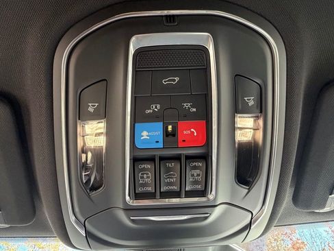 New 2025 Jeep Grand Cherokee Summit image 25