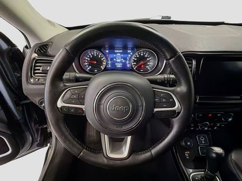 Used 2019 Jeep Compass Limited AWD/4WD image 8