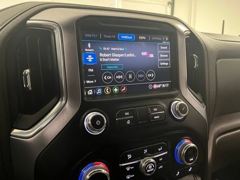 Used 2020 GMC Sierra 1500 SLT w/ X31 Off-Road Package AWD/4WD image 34