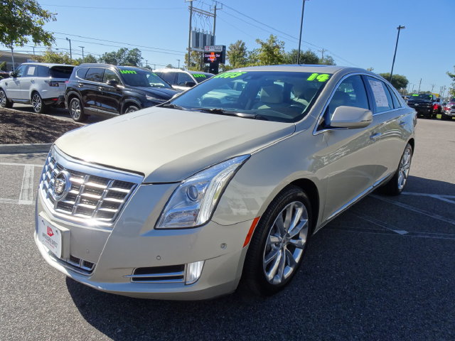 Used 2014 Cadillac XTS Luxury w/ Driver Awareness Package FWD image 8