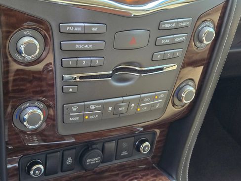 Used 2017 Nissan Armada Platinum w/ Captain Seat Package RWD image 18