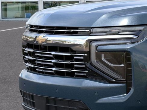 New 2026 Chevrolet Suburban Premier w/ Sun And Tow Package AWD/4WD image 15