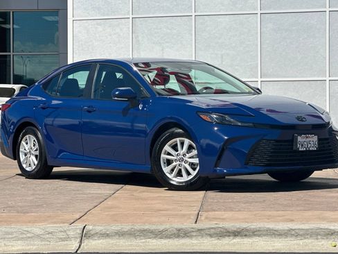 Used 2026 Toyota Camry LE w/ Convenience Package FWD image 2