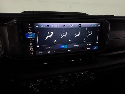 Used 2024 Jeep Wrangler High Altitude AWD/4WD image 15