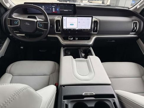 New 2026 Ford Expedition Platinum AWD/4WD image 6