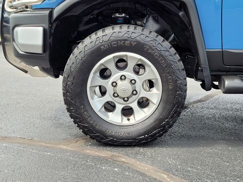 Used 2013 Toyota FJ Cruiser 4WD w/ Convenience Pkg image 10