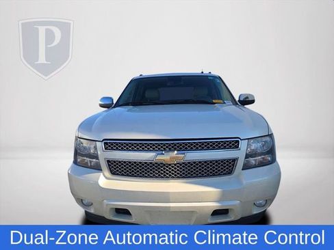 Used 2010 Chevrolet Avalanche LTZ image 12