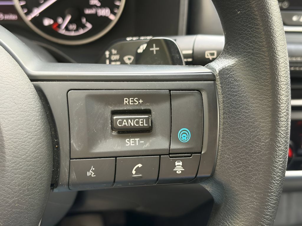 Used 2024 Nissan Rogue SV AWD/4WD image 19