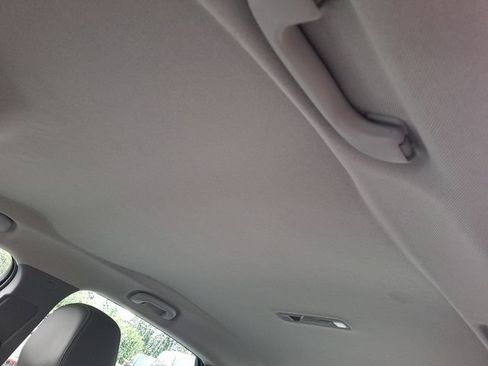 Used 2017 Chevrolet Impala LT FWD image 25