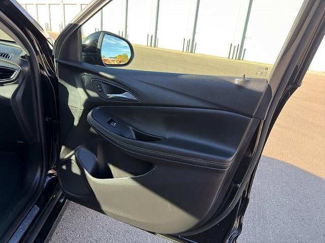 Used 2022 Buick Encore GX Select w/ Sport Touring Package AWD/4WD image 14