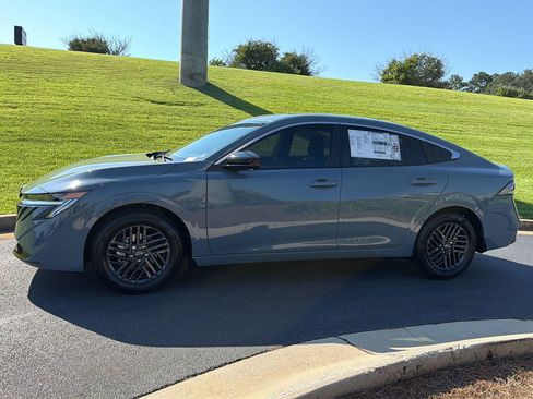 New 2026 Nissan Sentra SV w/ SV Convenience Package FWD image 3