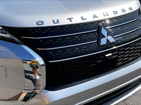 Used 2024 Mitsubishi Outlander SEL AWD/4WD image 29
