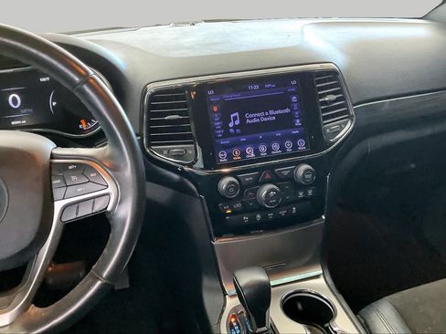 Used 2019 Jeep Grand Cherokee Laredo w/ Laredo X Package RWD image 8