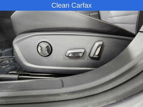 Used 2025 Volkswagen Jetta SE FWD image 11