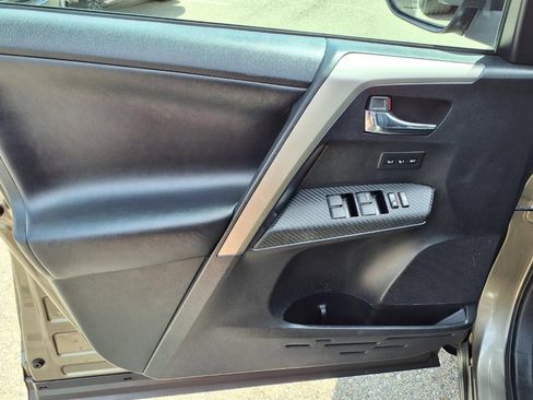 Used 2014 Toyota RAV4 Limited w/ Technology Package FWD image 15