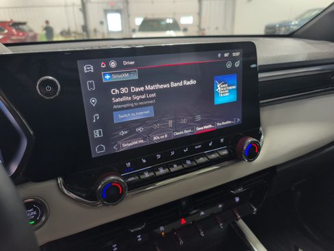 Used 2024 GMC Canyon AT4X AWD/4WD image 11