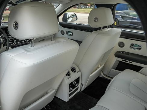 New 2025 Rolls-Royce Ghost image 39