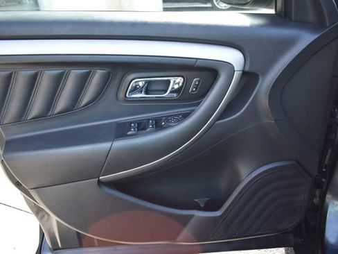 Used 2017 Ford Taurus SEL FWD image 18