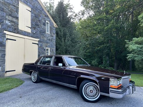 Used 1987 Cadillac Brougham RWD image 30