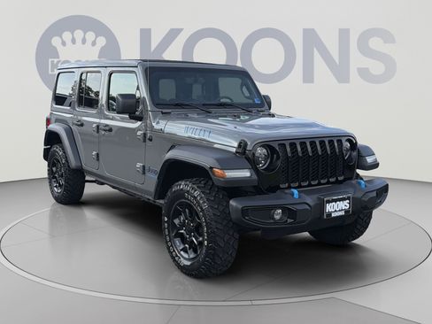 Used 2023 Jeep Wrangler Unlimited w/ Sun & Screen Package AWD/4WD image 10