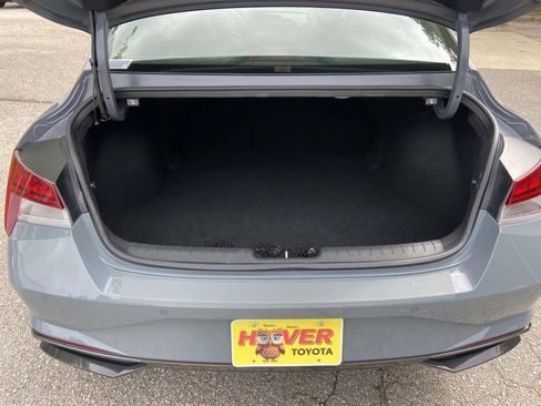 Used 2023 Hyundai Elantra Limited FWD image 8
