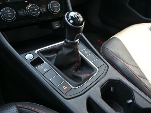 Used 2019 Volkswagen Jetta GLI Autobahn FWD image 29
