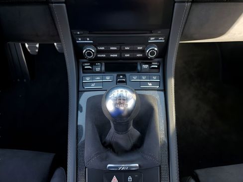 Used 2020 Porsche 718 Boxster Spyder image 25