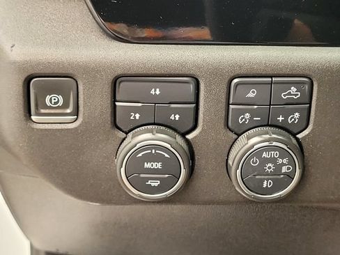Used 2024 Chevrolet Silverado 2500 LT w/ Convenience Package AWD/4WD image 17