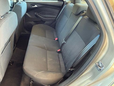 Used 2016 Ford Focus SE FWD image 23