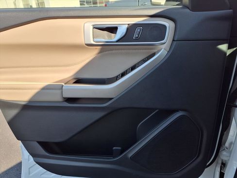 Used 2023 Ford Explorer XLT w/ Equipment Group 202A image 24