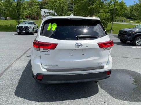 Certified 2019 Toyota Highlander XLE AWD/4WD image 7