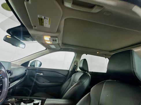 Used 2023 Nissan Rogue SL w/ SL Premium Package image 25