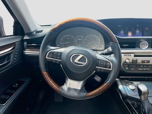 Used 2016 Lexus ES 350 w/ Premium Package w/Wood Trim FWD image 22