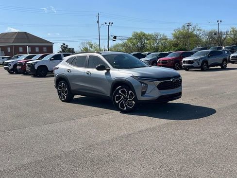 Certified 2026 Chevrolet Trax RS w/ Sunroof Package image 2