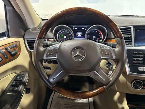 Used 2014 Mercedes-Benz GL 450 4MATIC image 23