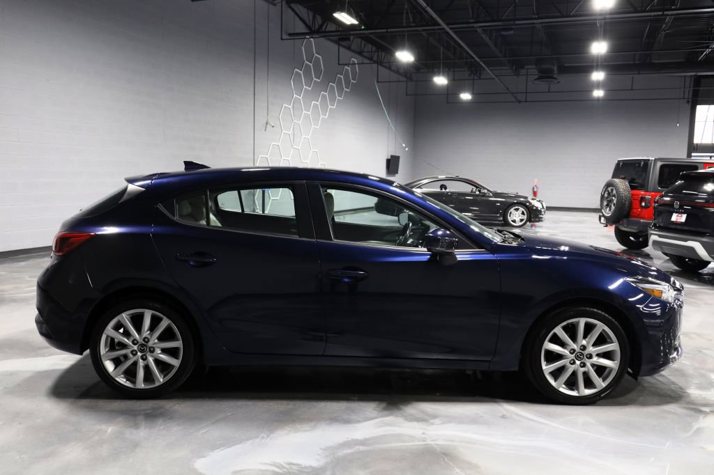 Used 2017 MAZDA MAZDA3 Grand Touring w/ Premium Equipment Package FWD image 8
