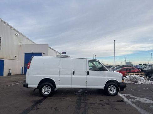 Used 2019 Chevrolet Express 2500 w/ Driver Convenience Package image 8