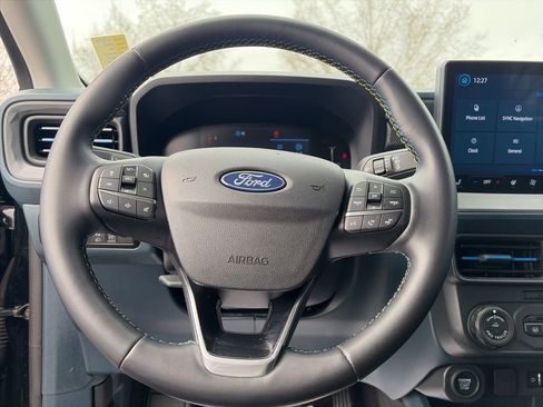 Used 2025 Ford Maverick Lobo AWD/4WD image 14