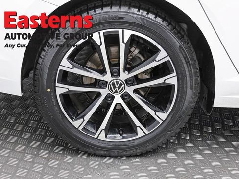 Used 2025 Volkswagen Jetta Sport FWD image 29