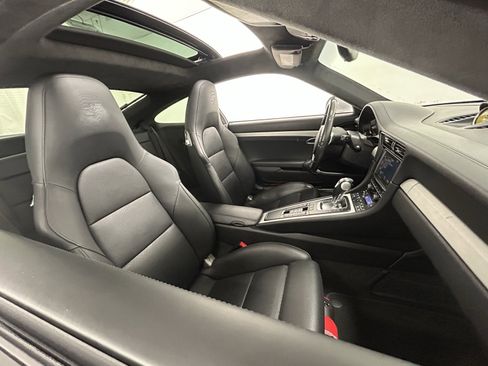 Used 2014 Porsche 911 Turbo S image 38