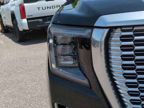 Used 2021 GMC Yukon Denali AWD/4WD image 10