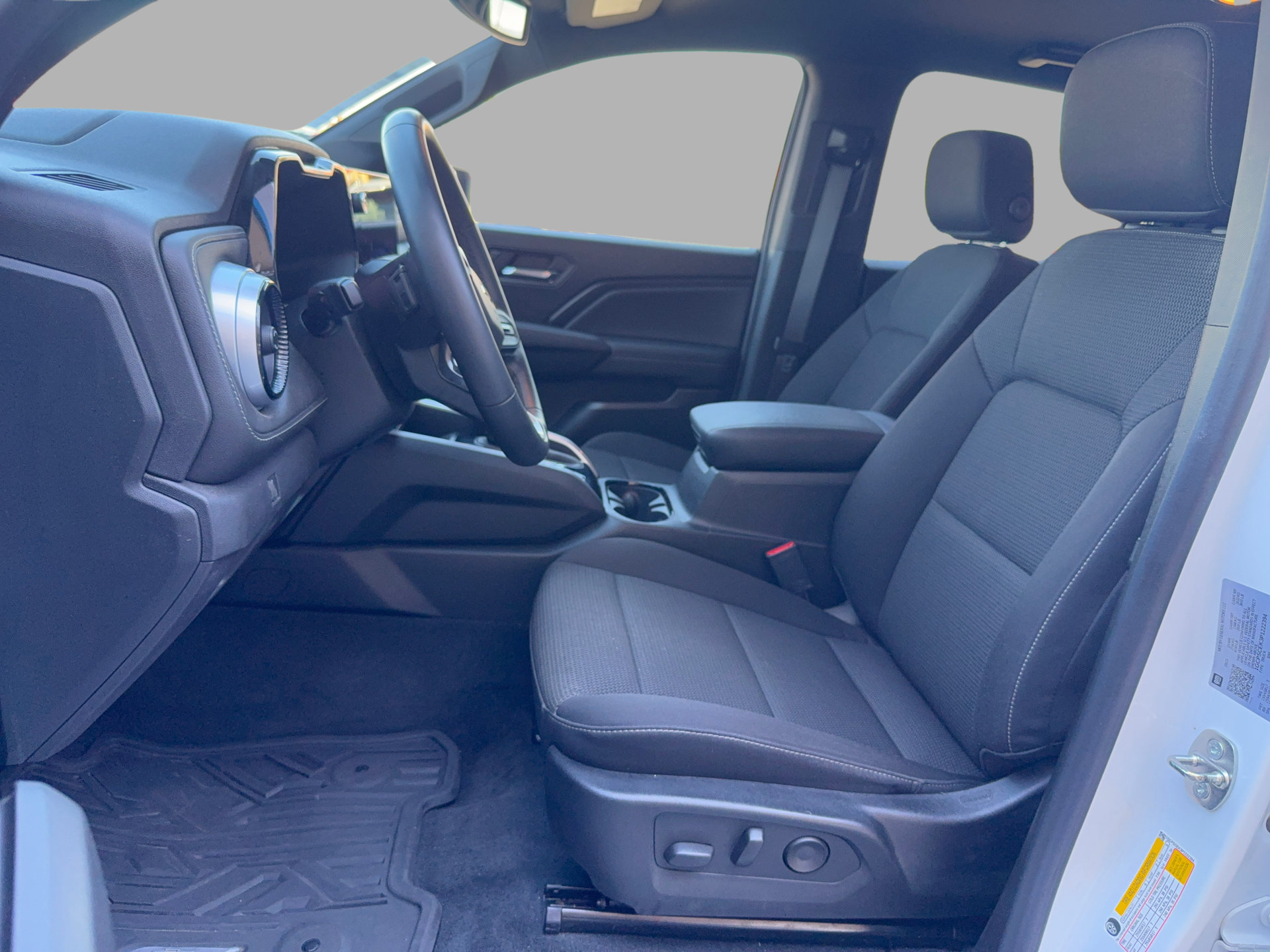 Used 2023 Chevrolet Colorado LT w/ LT Convenience Package II RWD image 11