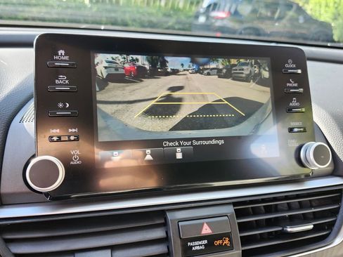 Used 2019 Honda Accord EX image 24